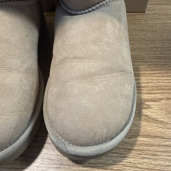 UGG W Bailey Button Triplet II Women's Boot, Size 8 Sand - Picture 3 of 13
